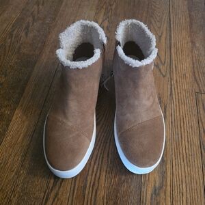 TOMS Brown Suede Ankle Boots with Shearling Lining